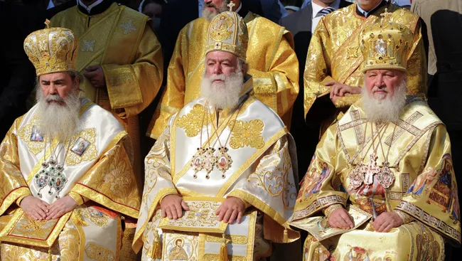 Божественная литургия на Соборной площади Киево-Печерской Лавры
