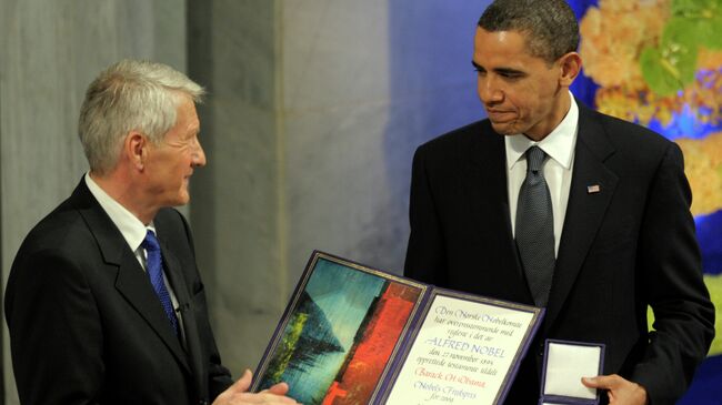 Президент США Барак Обама на церемонии вручения Нобелевской премии мира в Осло, Норвегия. 10 декабря 2009