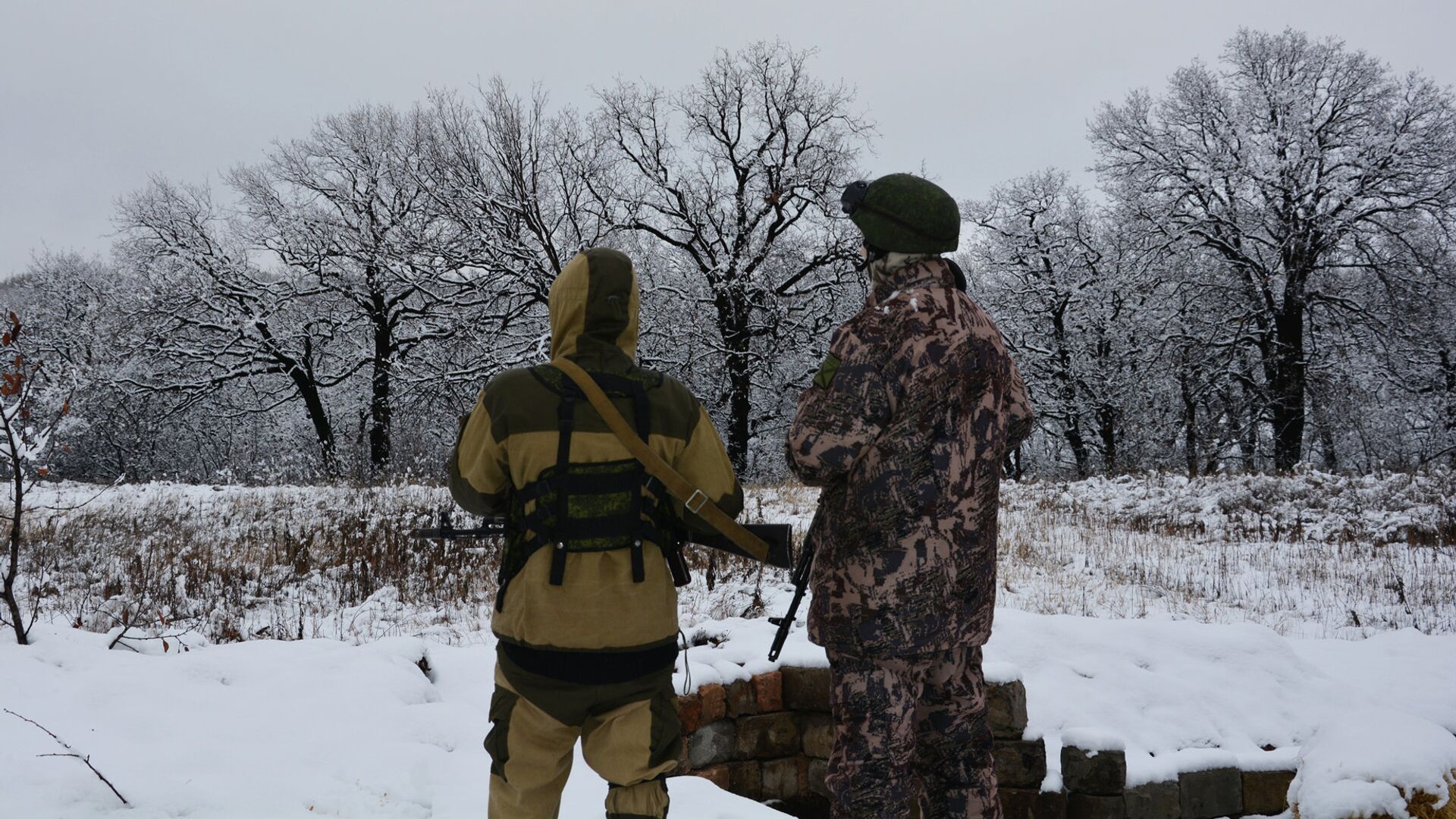 Военнослужащие Народной милиции ЛНР (бригада Призрак) на позициях в поселке Донецкий на линии соприкосновения - РИА Новости, 1920, 14.03.2021