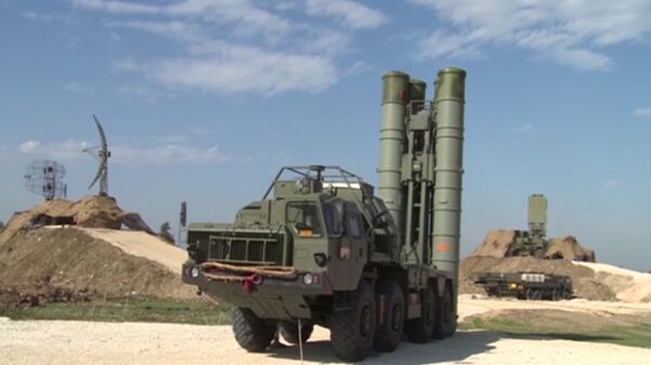 Крейсер Москва и ЗРК С-400 на боевом дежурстве по защите базы Хмеймим Крейсер Москва и ЗРК С-400 на боевом дежурстве по защите базы Хмеймим