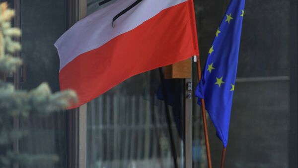 Государственный флаг Польши. Архивное фото