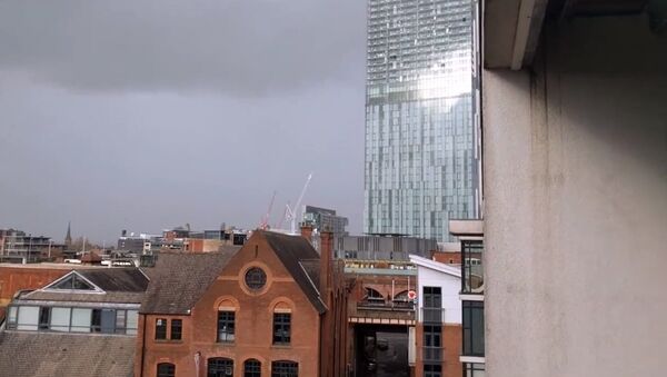 Гудящий небоскреб в Манчестере