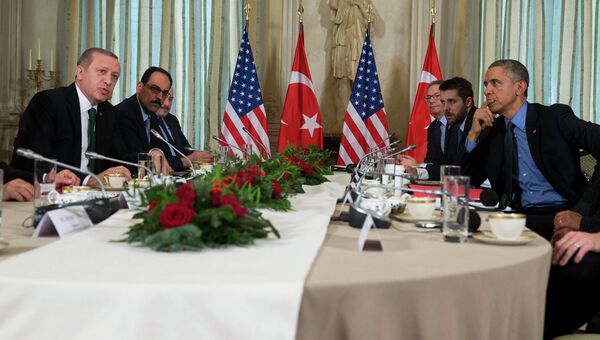 Президент Турции Тайип Эрдоган и президент США Барак Обама на климатической конференции ООН в Париже