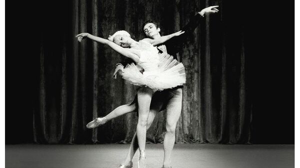 Наталья Макарова и Сергей Викулов в балете Лебединое озеро