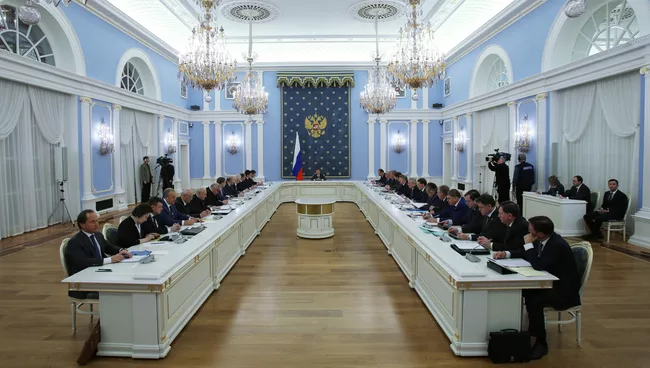 Премьер-министр РФ Дмитрий Медведев провел совещание регионов о подготовке регионов к осенне-зимнему периоду