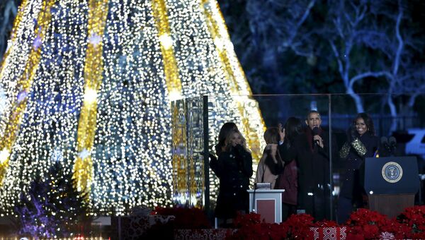 Президент США Барак Обама на церемонии зажжения огней на Рождественской елке