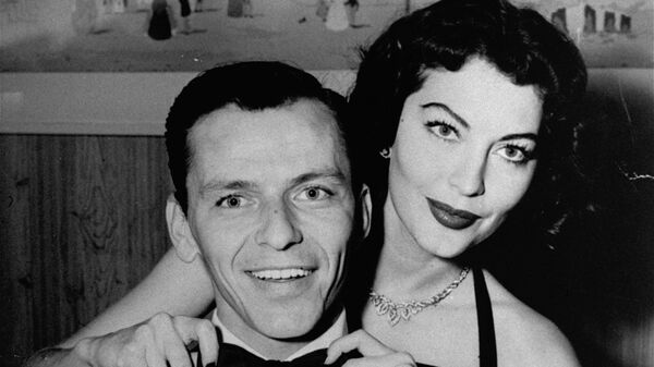 Американский певец и актер Фрэнк Синатра с женой актрисой Авой Гарднер