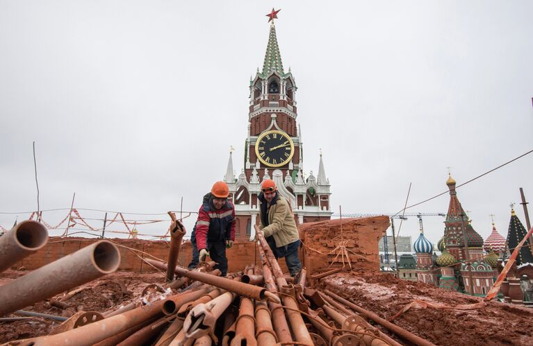 Снос 14-го административного корпуса Московского Кремля