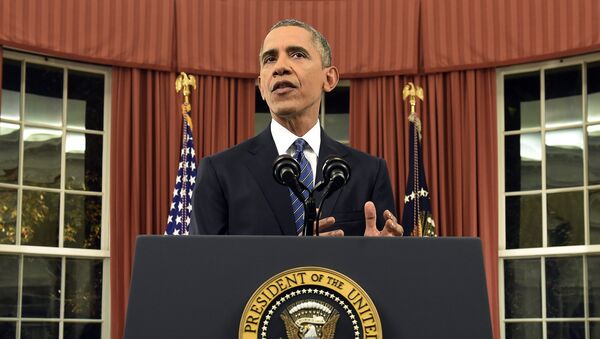Президент США Барак Обама обращается к нации из Овального кабинета в Белом доме Вашингтон