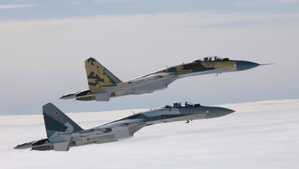 Пара истребителей Су-35