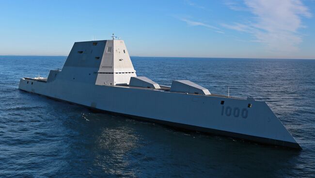 Новейший эскадренный миноносец США типа Замволт (Zumwalt). Архивное Фото.