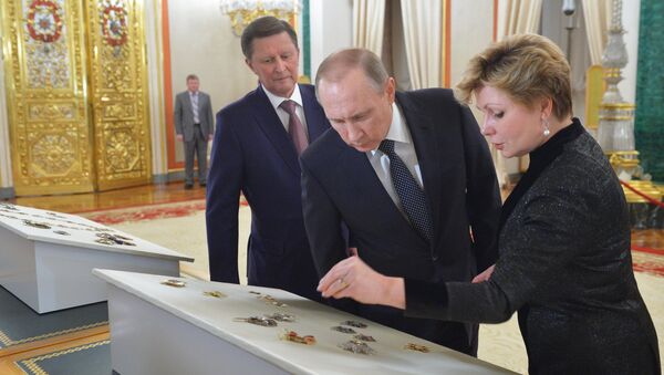 Президент РФ В.Путин принял участие в церемонии передачи музею Московский Кремль утраченных ценностей