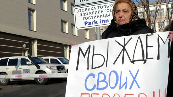 Митинг под лозунгом Услышьте голос Донбасса в Донецке