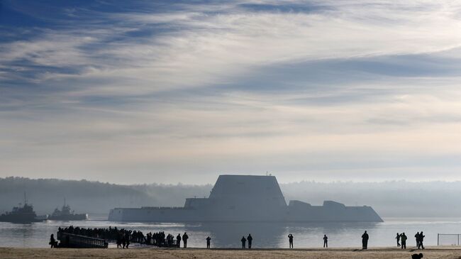 Новейший эскадренный миноносец США типа Замволт (Zumwalt). Архивное фото