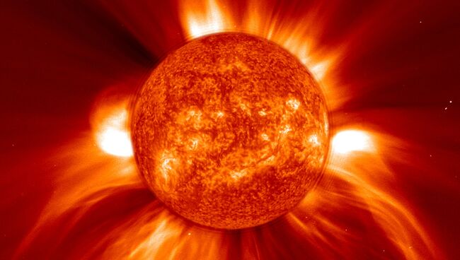 Изображение мощнейшего выброса корональной массы Солнца, полученное 8 января 2002 года