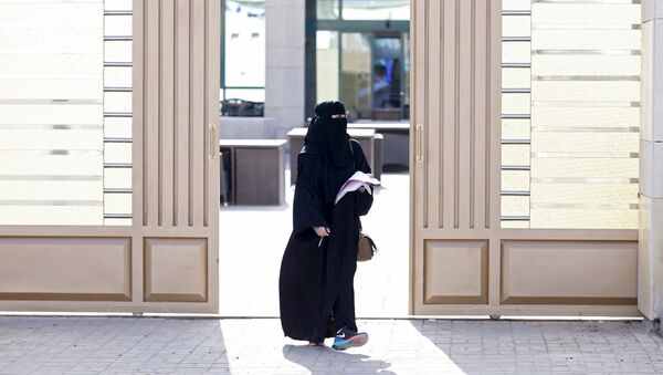 Женщина на муниципальных выборах в Саудовской Аравии.