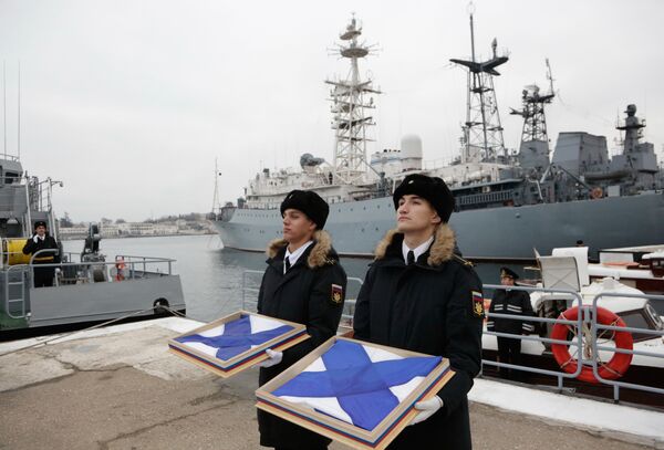 Подъем флагов ВМФ на новых малых ракетных кораблях