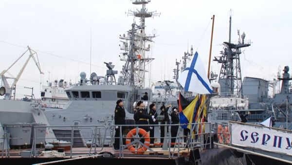 Моряки подняли флаги на новых кораблях ЧФ Серпухов и Зеленый Дол. Архивное фото