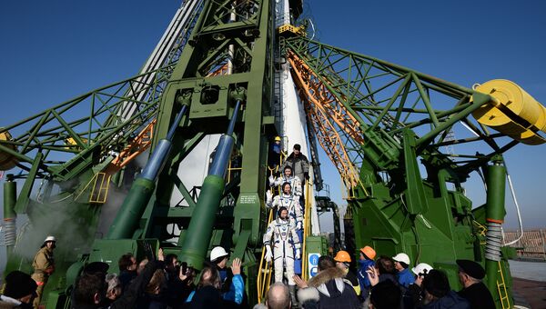 Подготовка к запуску ракеты-носителя Союз-ФГ с пилотируемым кораблем Союз ТМА-19М на космодроме Байконур. Архивное фото