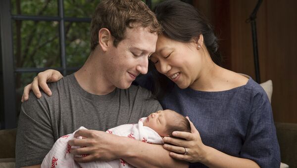 Основатель Facebook Марк Цукерберг с женой Присциллой и дочерью. Архивное фото