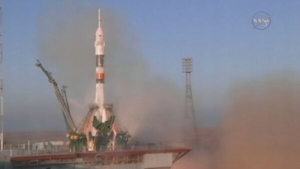 Кадры старта ракеты Союз ТМА-19М с новым экипажем МКС с Байконура
