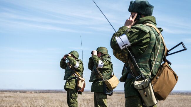 Военные учения на полигоне. Архивное фото