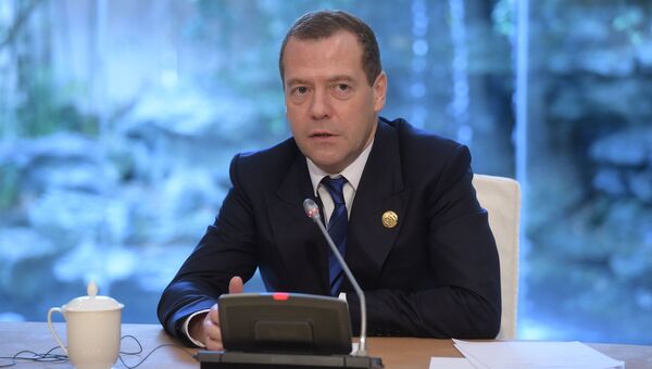 Председатель правительства РФ Дмитрий Медведев на встрече в Учжене с руководителями крупнейших российских и китайских IT-компаний