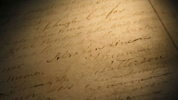 Подпись президента США Авраама Линкольна на 13-ой поправке к конституции США