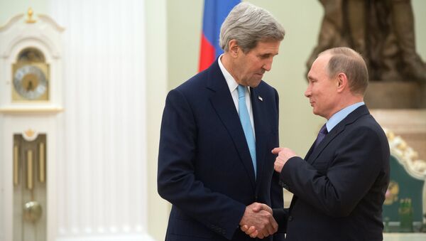 Президент России Владимир Путин и государственный секретарь Соединенных Штатов Америки Джон Керри во время встречи в Кремле. 15 декабря 2015