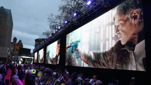 Люди в ожидании премьеры фильма Звёздные войны: Пробуждение силы в Лондоне