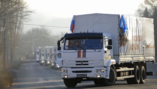 Автомобили гуманитарного конвоя МЧС РФ. Архивное фото