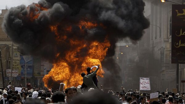 Столкновения протестующий с поцией в Сане