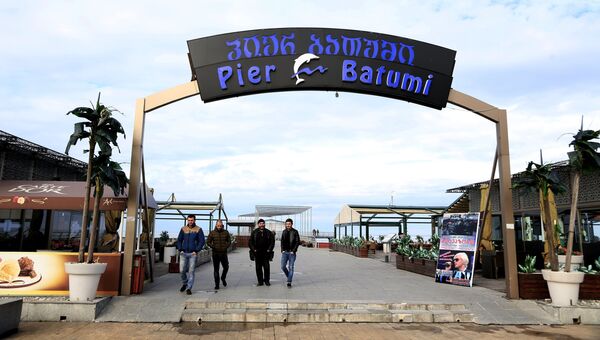 Центральный пирс Батумского бульвара Pier Batumi в городе Батуми