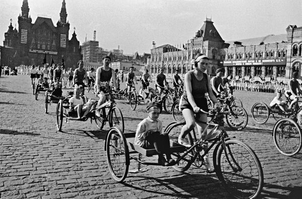 Физкультурный парад на Красной площади. 1930 год
