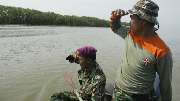 Индонезийские военные у берегов острова Сулавеси