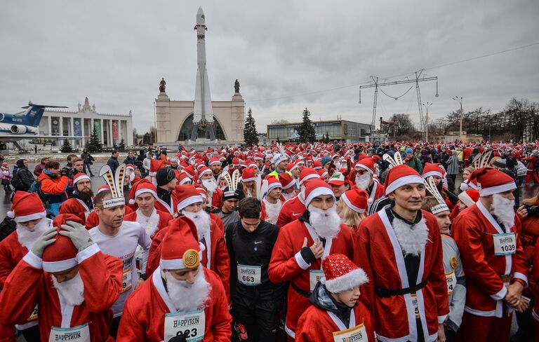 Благотворительный забег Дедов Морозов Happy Run на ВДНХ