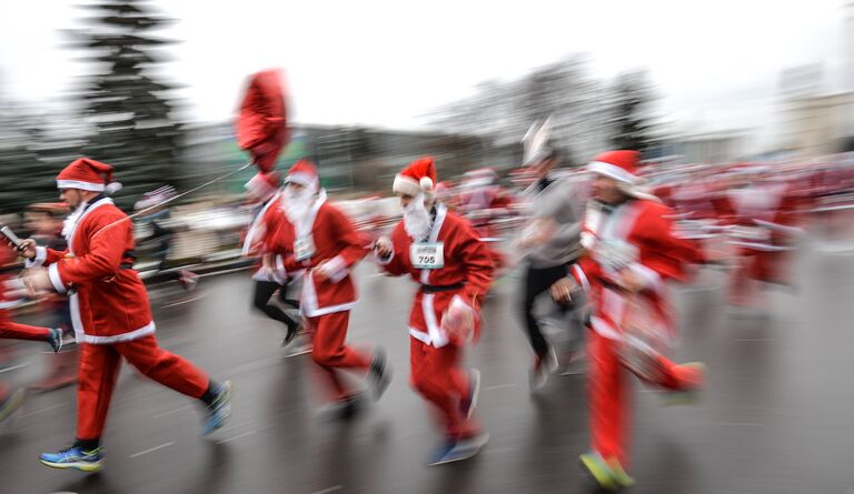 Благотворительный забег Дедов Морозов Happy Run на ВДНХ