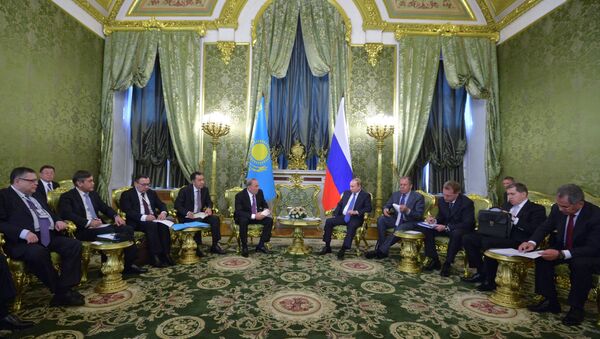 Президент РФ В.Путин принимает участие в саммитах ОДКБ и ВЕАЭС в Москве