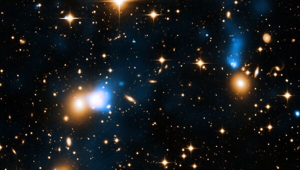 Огромный газовый хвост у далекой галактики обнаружили астрофизики