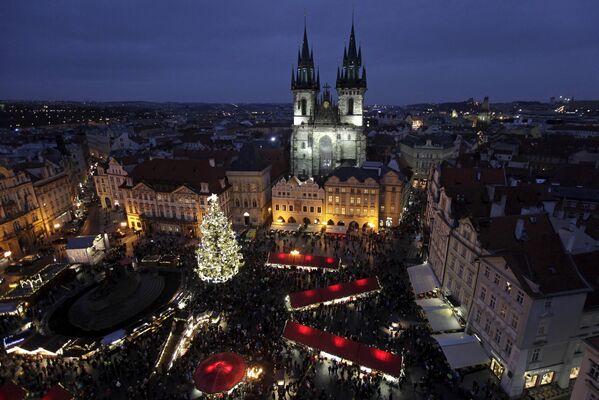 Елка на Староместской площади в Праге
