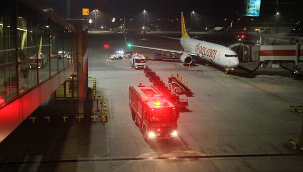 Пожарная машина в аэропорту Стамбула имени Сабихи Гёкчен
