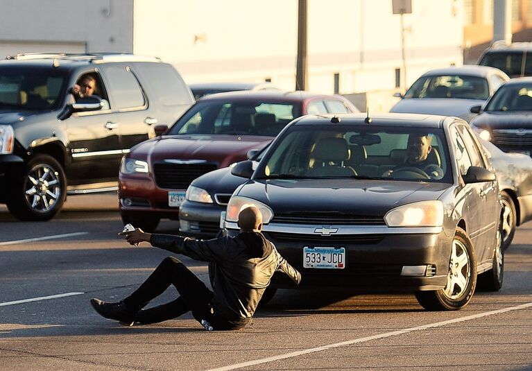 Акция протеста Жизнь чернокожего имеет значение в Миннеаполисе, Миннесота Акция протеста Жизнь чернокожего имеет значение в Миннеаполисе, Миннесота