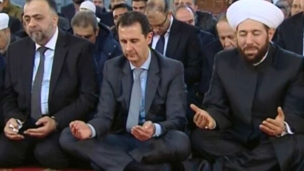 Башар Асад помолился с жителями Дамаска в День рождения пророка Мухаммеда