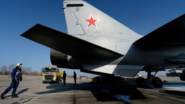 Летчик одного из первых трех МиГ-31 БМ, прошедших модернизацию после посадки на военном аэродроме Центральная Угловая под Владивостоком