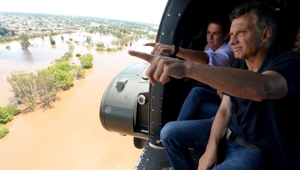 Президент Аргентины Маурисио Макри посетил пострадавший от наводнения город Конкордия