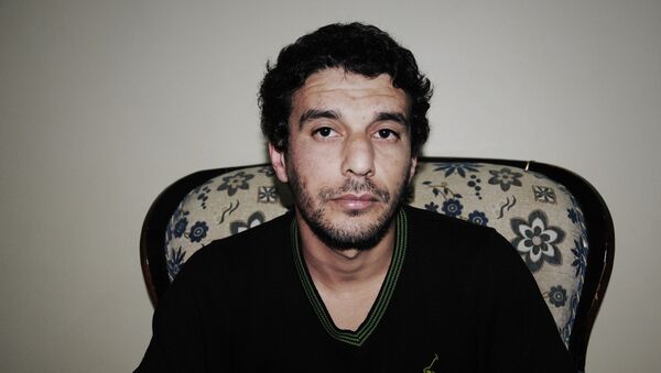 Керим Амара (Kerim Amara) – один из командиров отряда боевиков ДАИШ, взятый в плен курдскими силами самообороны в Сирии