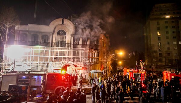 Акции протеста у посольства Саудовской Аравии в Тегеране. Архивное фото.
