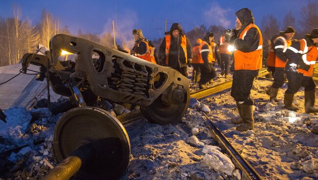 Вагоны грузового поезда сошли с рельсов в Амурской области