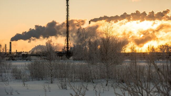 Омский нефтеперерабатывающий завод. Архивное фото