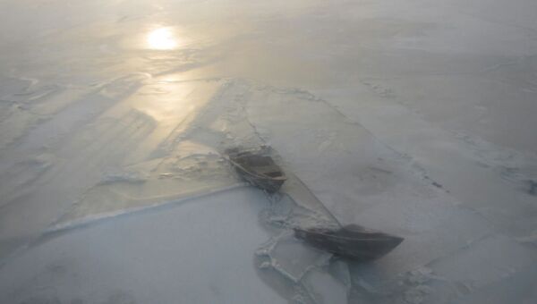 Спасение рыбаков со льдины в Каспийском море